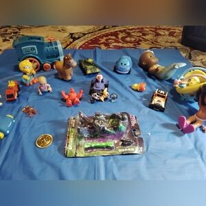 Khaan Action Figure with Accessories - Blue and Green